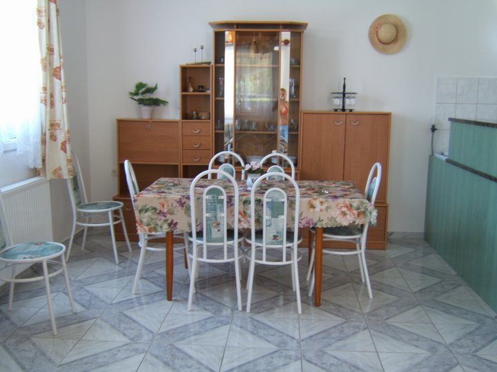 Balatoni nyaraló